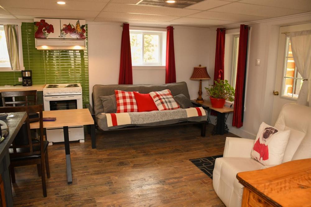 Gite Grand Moment Bed and Breakfast Cabano Esterno foto