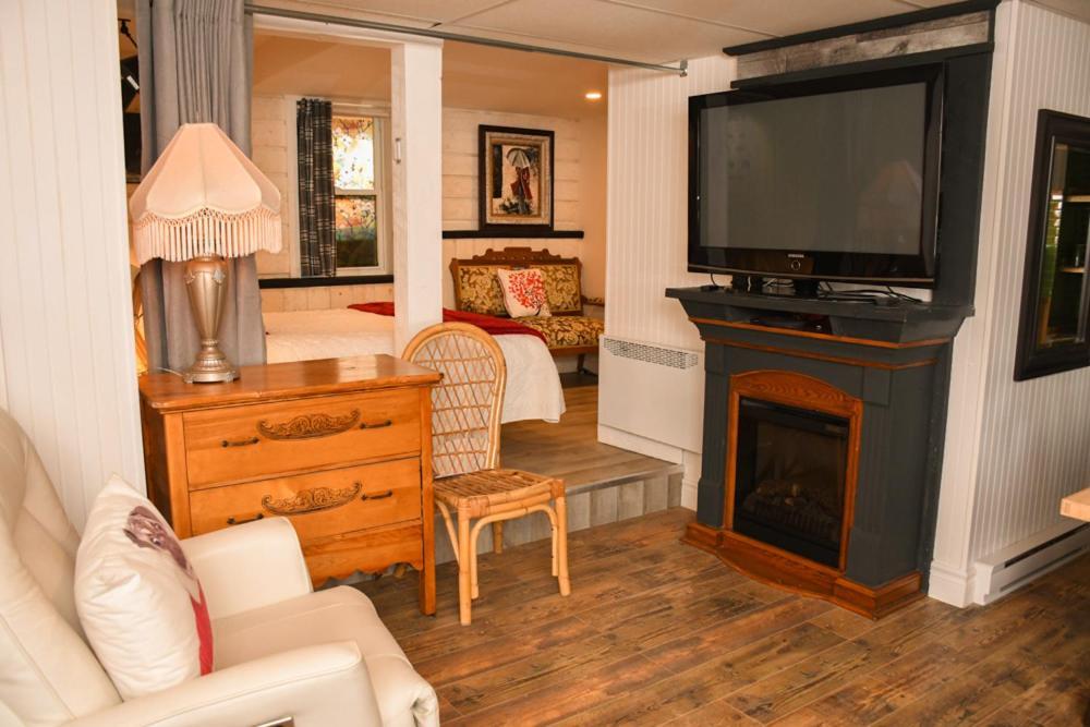 Gite Grand Moment Bed and Breakfast Cabano Esterno foto